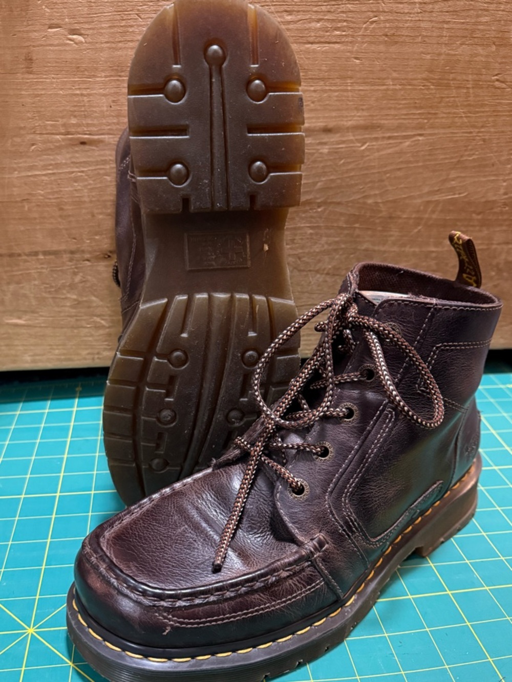 Dr. Martens Men's Size 11 US AW004 Aiken Brown Leather Lace Up Ankle Boots